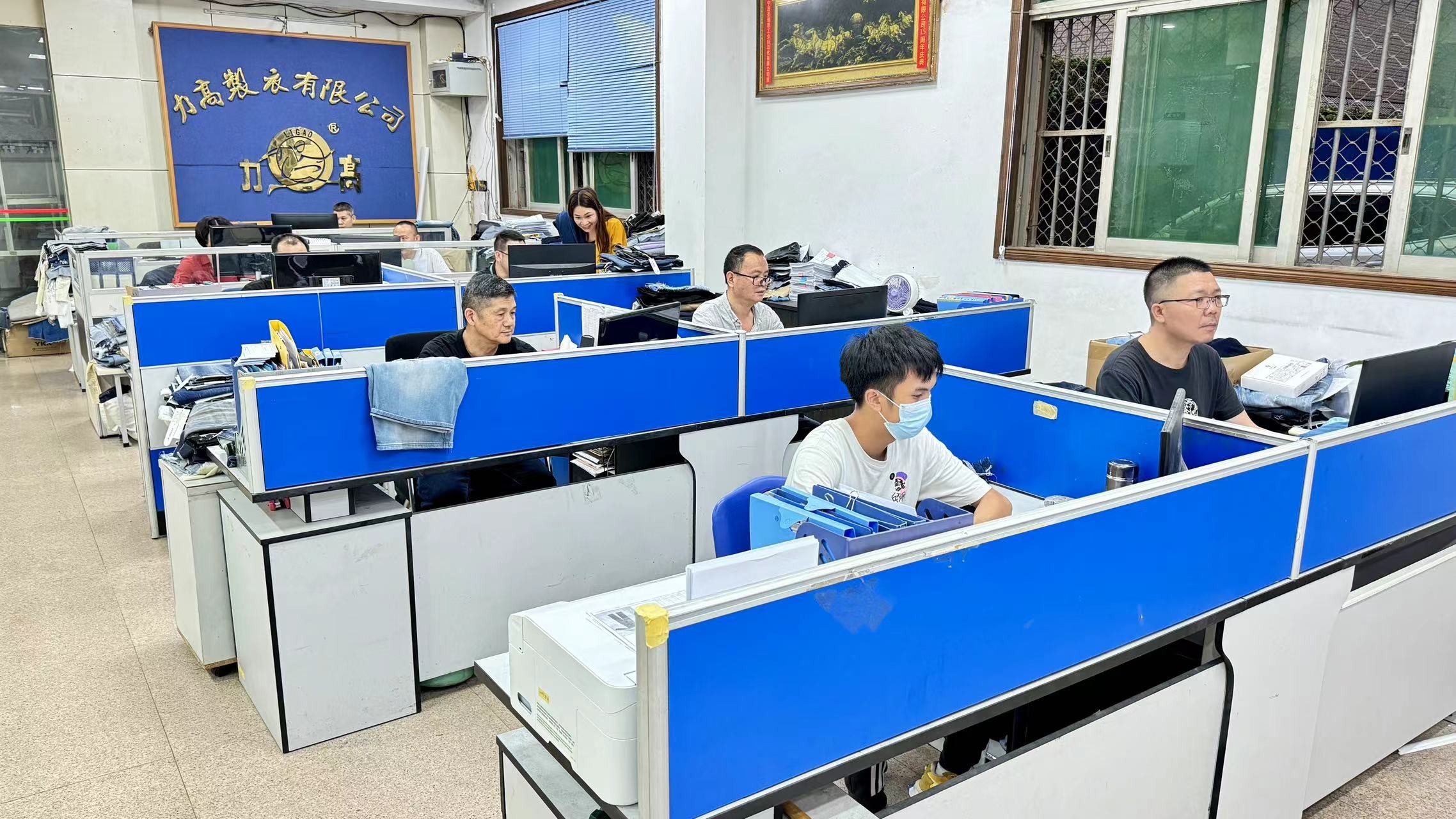 Guangdong Shunde Leka Clothing Design Co., Ltd linea di produzione in fabbrica