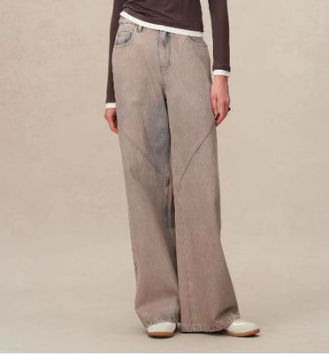 Pantaloni in denim, con cintura alta e gambe rette