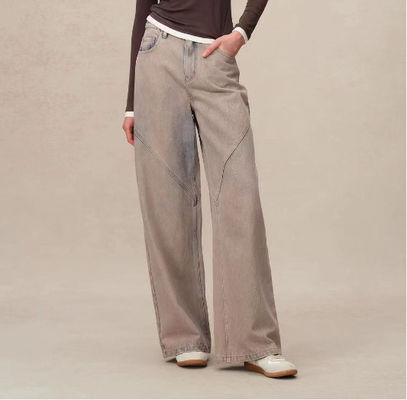 Pantaloni in denim, con cintura alta e gambe rette