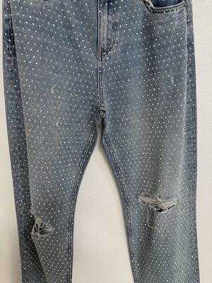 Ornamenti in strass di tendenza Jeans a taglio retto per attirare l'attenzione Sguardo alla moda