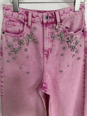 Extra Long Wide Leg Design Pink Denim Jeans per un effetto di allungamento delle gambe