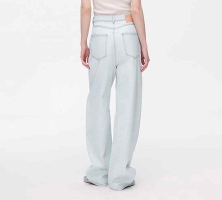 Banana Cut Curved Design Flattering Straight Leg Jeans Vari tipi di corpo