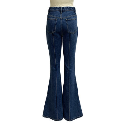 Jeans alti e a vita alta per una silhouette lusinghiera e che allunga le gambe