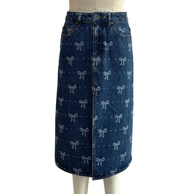 All Over Bow Print Long Denim Skirt per un design giocoso e femminile