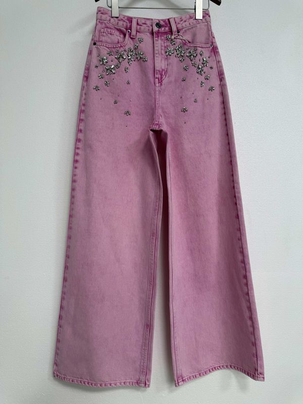 Extra Long Wide Leg Design Pink Denim Jeans per un effetto di allungamento delle gambe