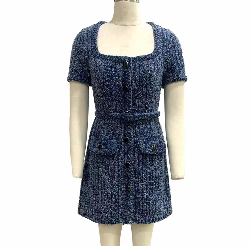 Abito da jeans a maglia per un look chic e vintage